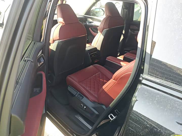 Фото 5 - Audi Q6