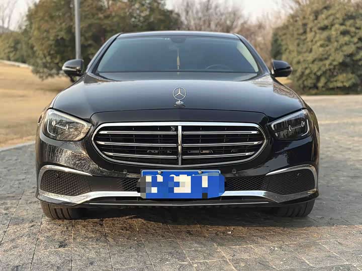 Фото 2 - Mercedes-Benz E-Class