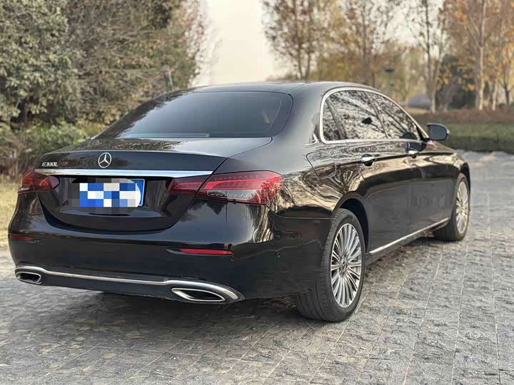 Фото 8 - Mercedes-Benz E-Class