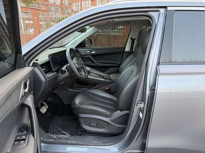 Фото 9 - Roewe RX5