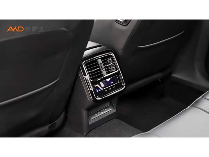 Фото 9 - Volkswagen Passat