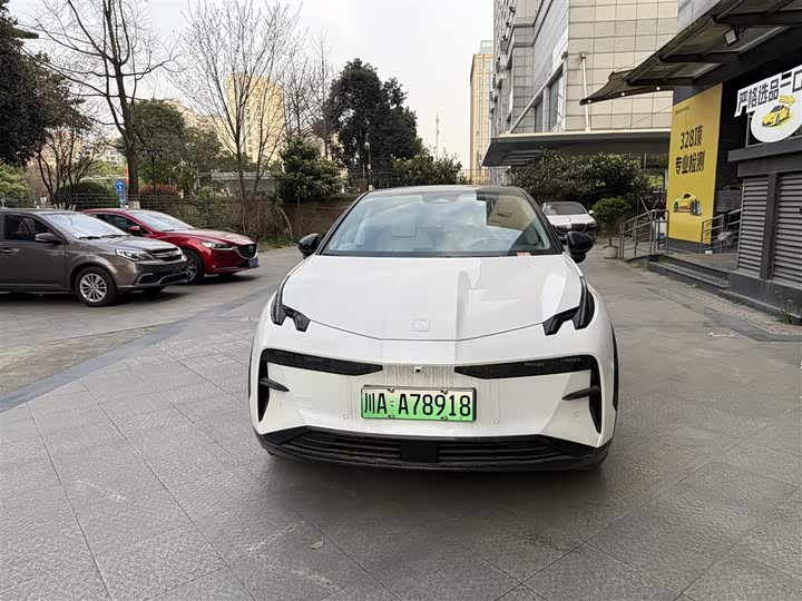 Фото 2 - Zeekr X