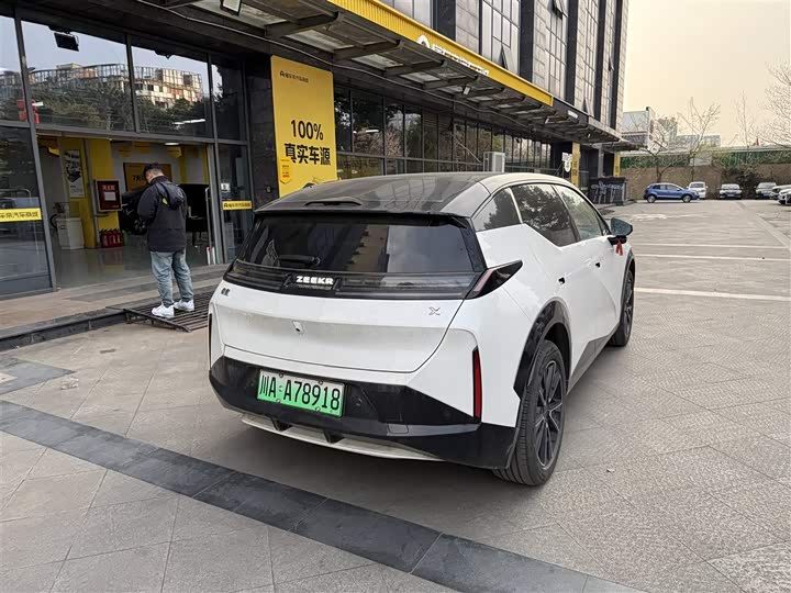 Фото 5 - Zeekr X