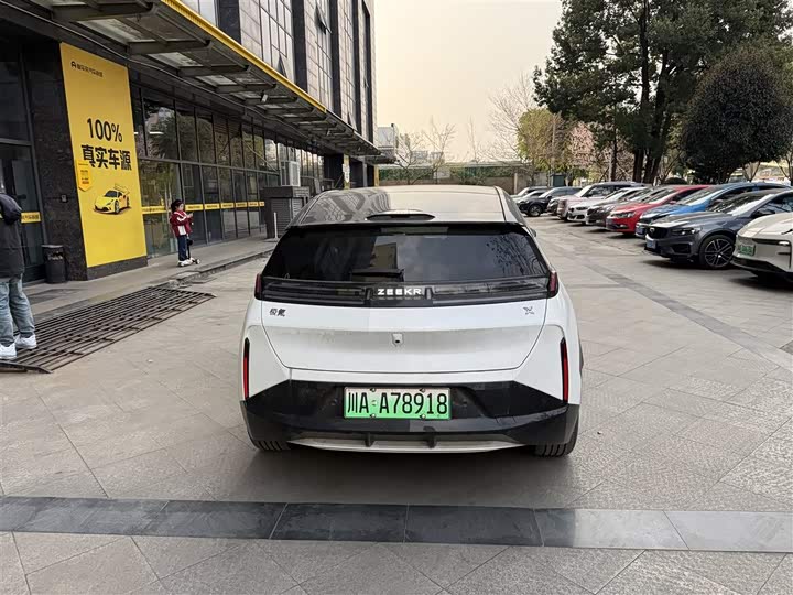 Фото 6 - Zeekr X