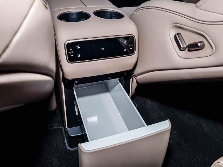 Фото 5 - LiXiang i8