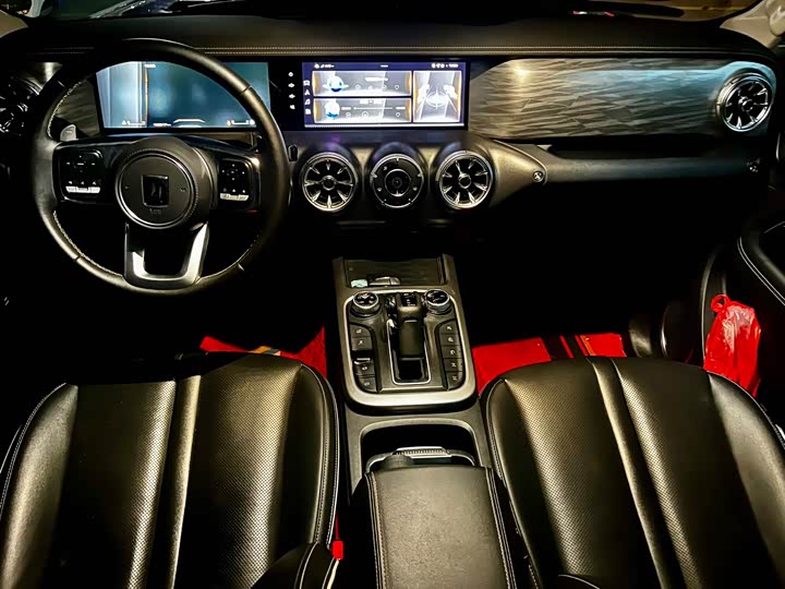 Фото 8 - Tank 300