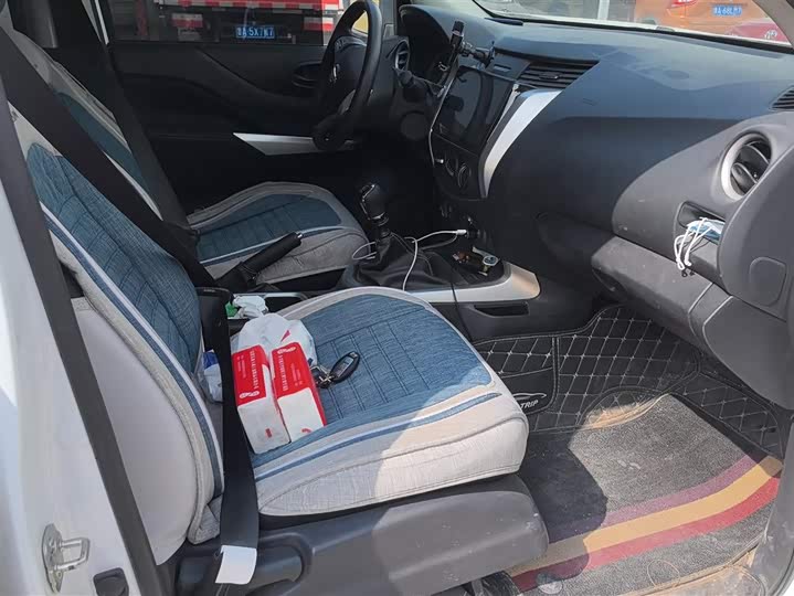 Фото 8 - Nissan Navara