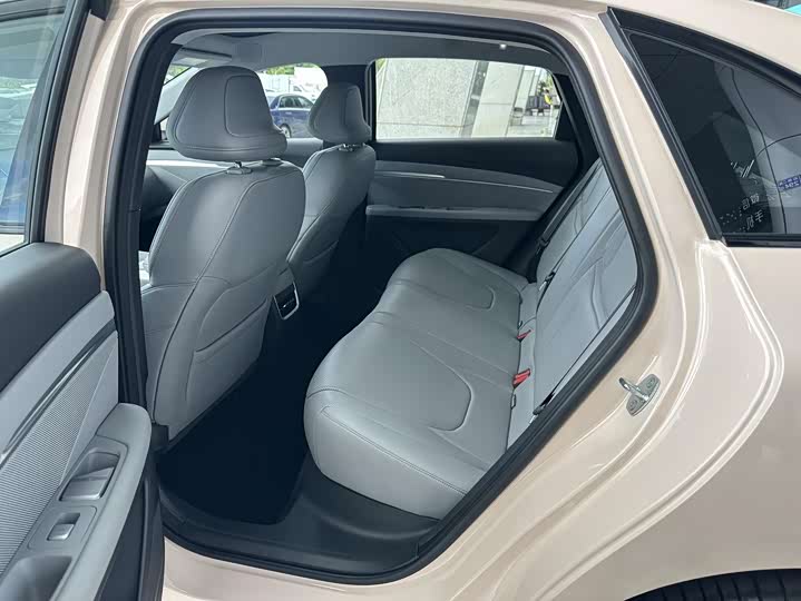 Фото 6 - XPeng Mona M03