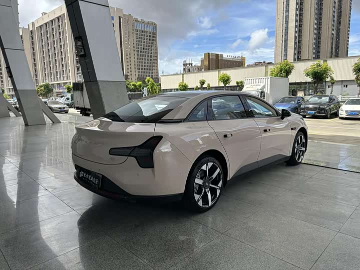 Фото 7 - XPeng Mona M03