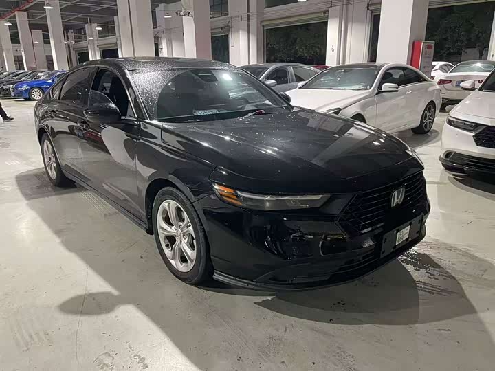 Фото 2 - Honda Accord