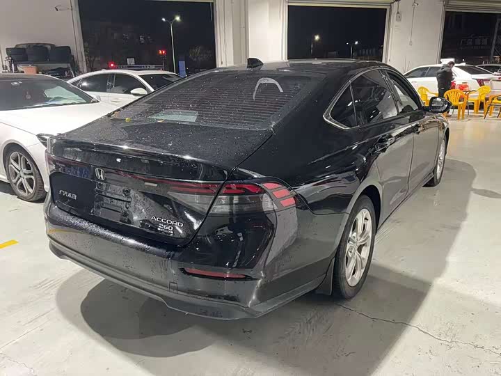 Фото 3 - Honda Accord