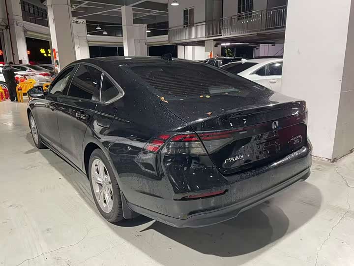 Фото 6 - Honda Accord