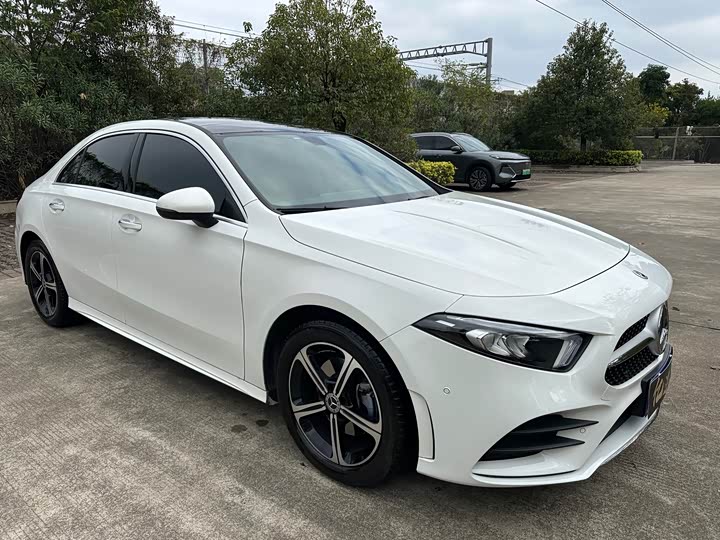 Фото 9 - Mercedes-Benz A-Class