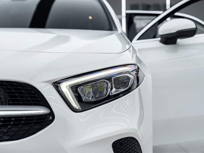 Фото 8 - Mercedes-Benz A-Class