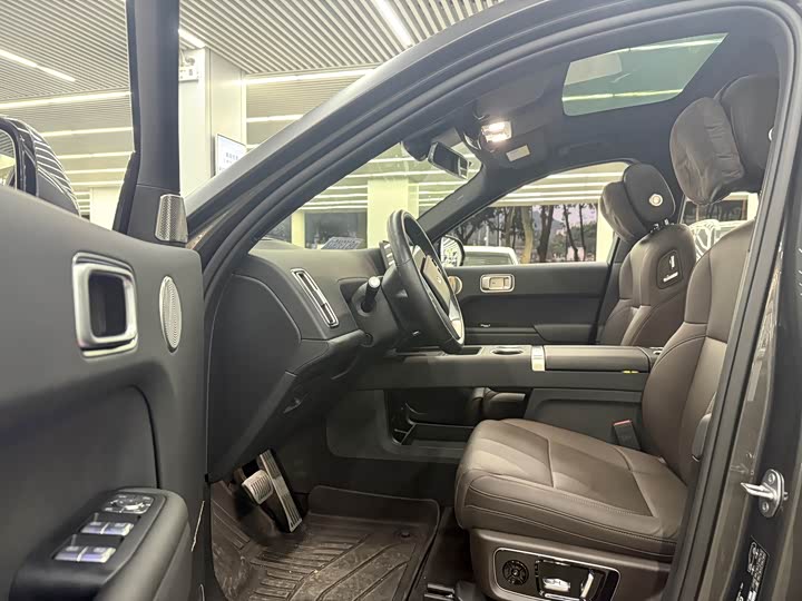 Фото 8 - LiXiang L8