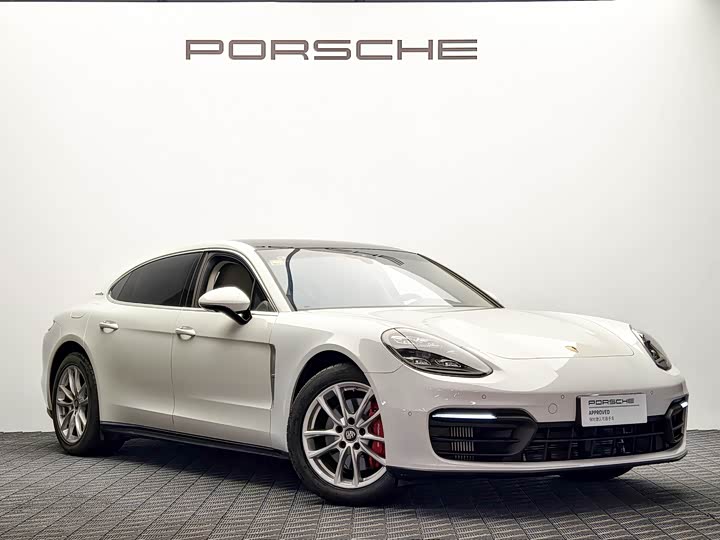 Фото 1 - Porsche Panamera