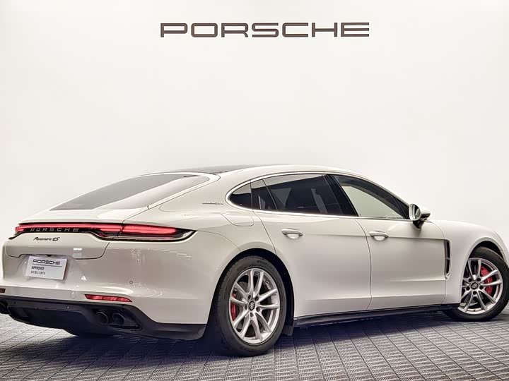 Фото 4 - Porsche Panamera