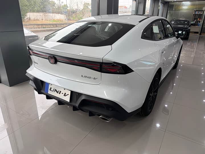 Photo 4 - Changan UNI-V