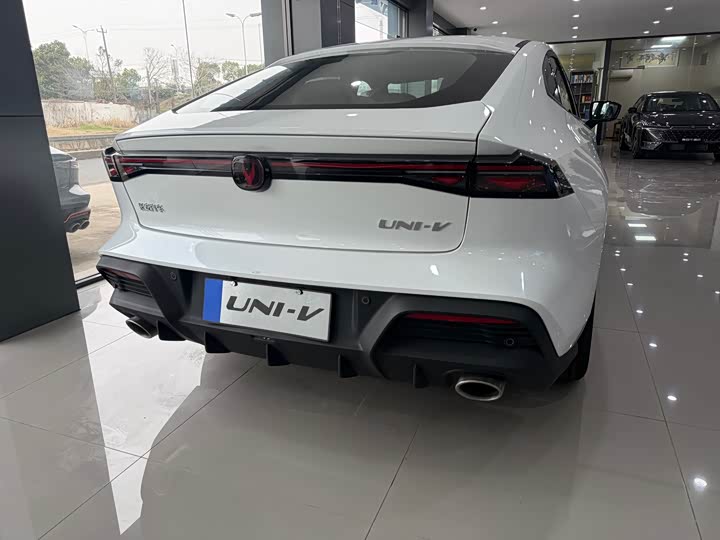 Photo 5 - Changan UNI-V