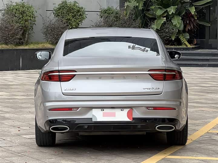 Фото 9 - Geely Preface