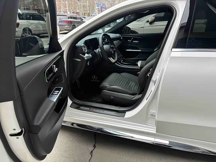 Photo 9 - Mercedes-Benz C-Class Hybrid