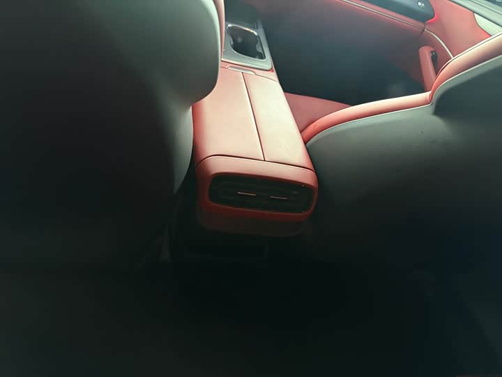 Фото 7 - Xiaomi SU7