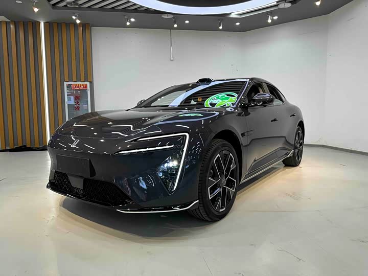 Фото 1 - Avatr 06