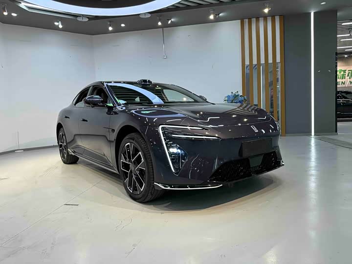 Фото 2 - Avatr 06