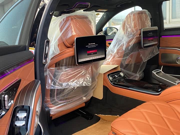 Фото 9 - Mercedes-Benz Maybach S-Class