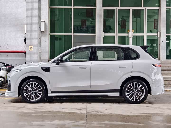 Фото 3 - Leapmotor B10