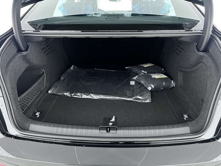 Фото 3 - Audi A6L