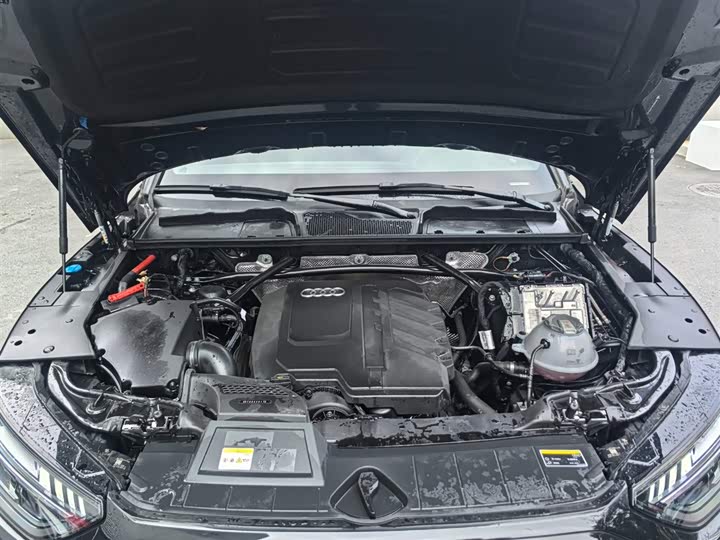 Фото 8 - Audi Q5L