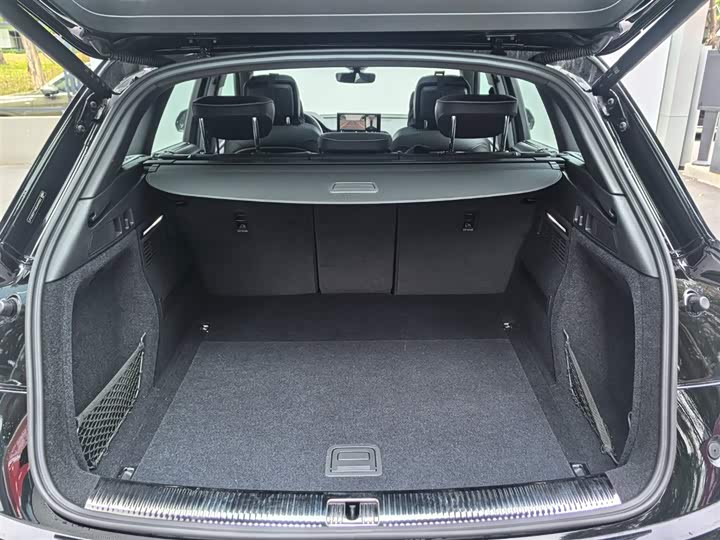 Фото 9 - Audi Q5L