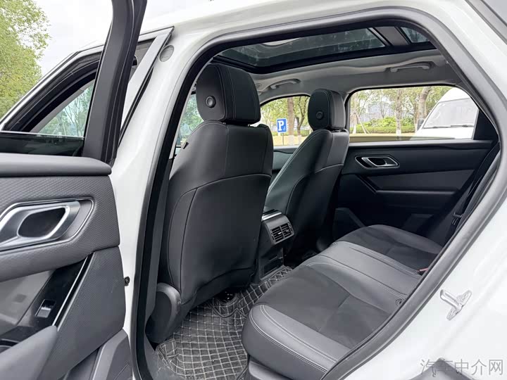 Photo 8 - Land Rover Range Rover Velar