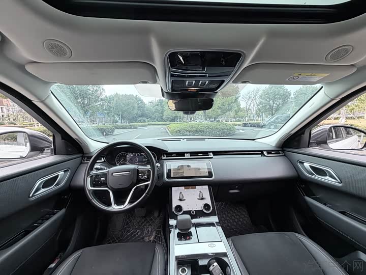 Photo 9 - Land Rover Range Rover Velar