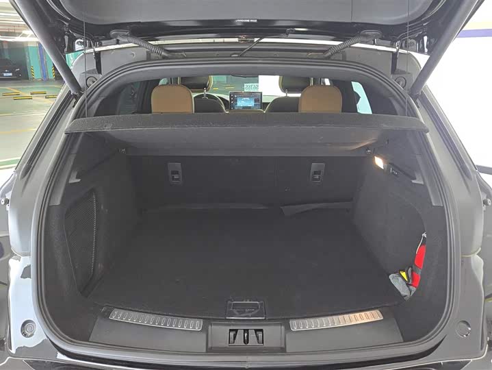 Photo 4 - Lincoln Corsair