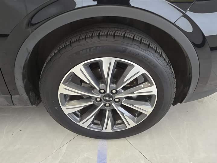 Photo 6 - Lincoln Corsair