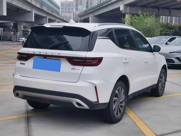 Фото 2 - Geely Vision X6