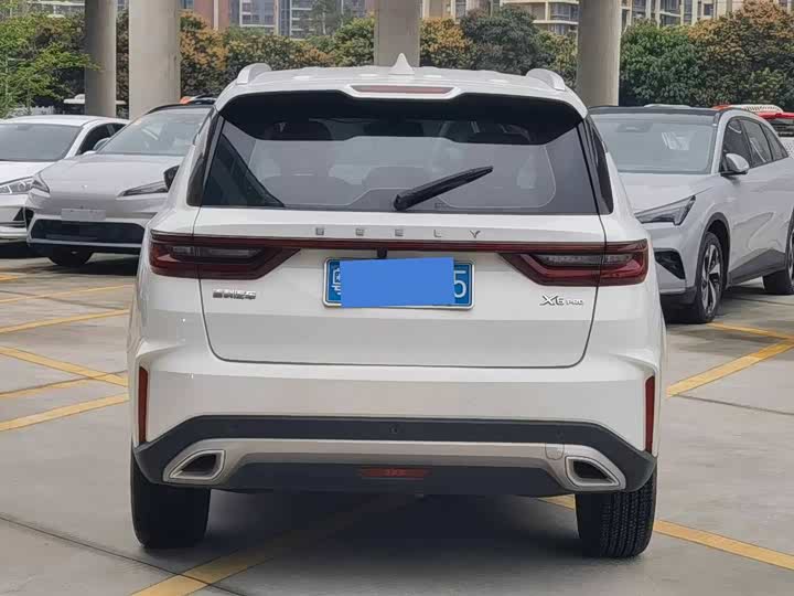 Фото 3 - Geely Vision X6