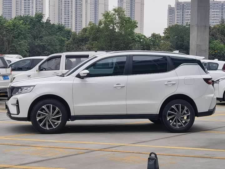 Фото 5 - Geely Vision X6