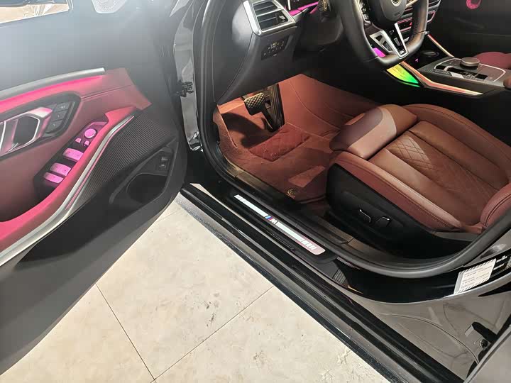 Photo 4 - BMW 3 Series