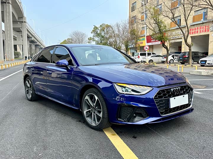 Фото 3 - Audi A4L