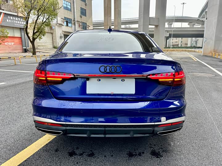 Фото 6 - Audi A4L