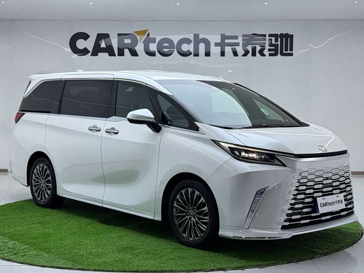 Фото 5 - Lexus LM