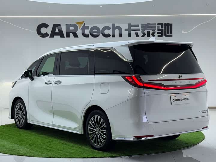 Фото 6 - Lexus LM