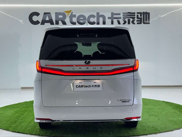 Фото 8 - Lexus LM