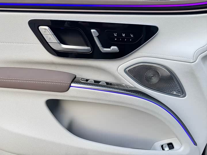 Фото 9 - Mercedes-Benz EQS AMG