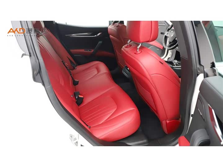 Фото 8 - Maserati Ghibli