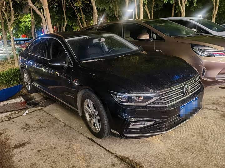 Фото 2 - Volkswagen Magotan