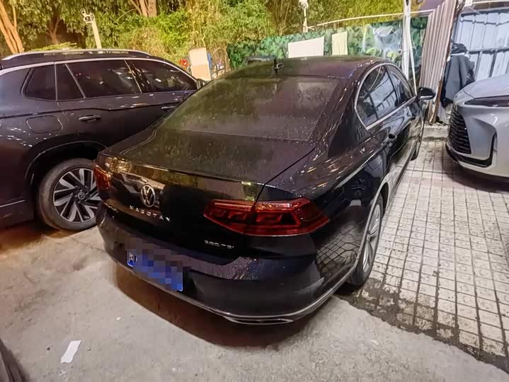 Фото 5 - Volkswagen Magotan